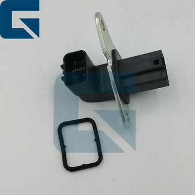 8-94390858-1 894390858 Engine 4HK1T Connector